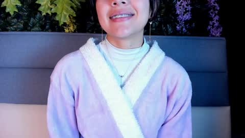 Snapshot of sophy_smilesweet chatting on January 28, 11:38 am SOPHY ROGERS online show from January 28, 11:38 am