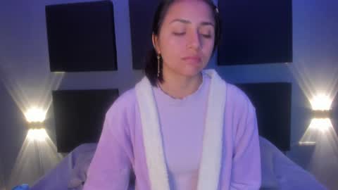 Snapshot of sophy_smilesweet chatting on January 23, 11:48 am SOPHY ROGERS online show from January 23, 11:48 am