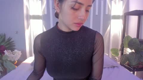 Snapshot of sophy_smilesweet chatting on December 13, 11:34 am SOPHY ROGERS online show from December 13, 11:34 am