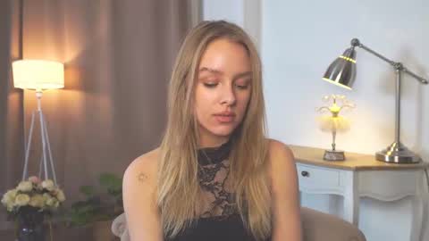 Anna online show from February 18, 1:10 pm