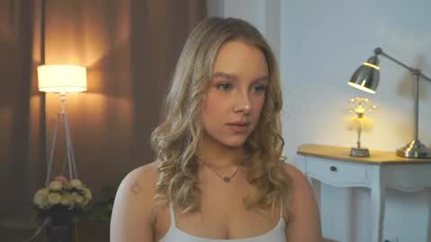 Anna online show from March 16, 1:26 pm