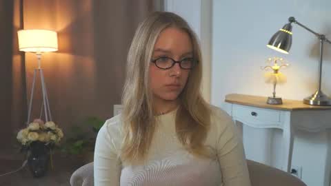 Anna online show from March 10, 1:37 pm