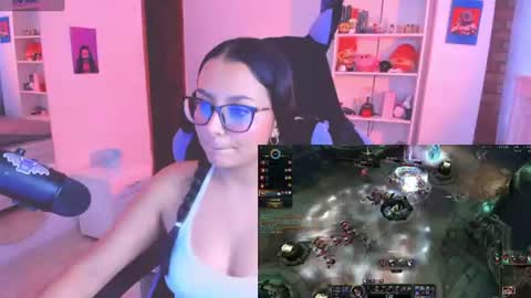 Lili online show from June 12, 7:33 pm