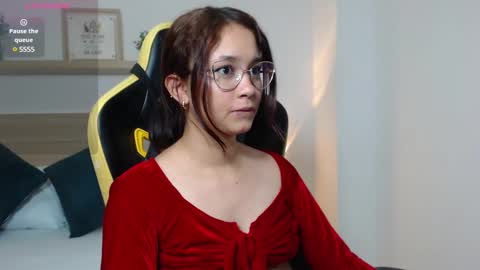 Snapshot of soy_mariana_ chatting on December 17, 1:18 am M A R I A N A online show from December 17, 1:18 am