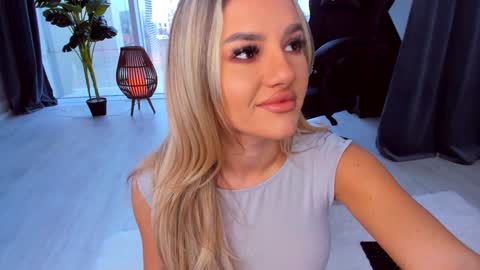 Anna online show from January 11, 11:45 am