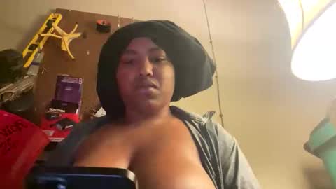 spoilprincesschloee online show from January 7, 9:34 am