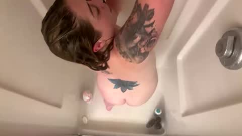 Snapshot of squirtinshawty chatting on October 30, 8:21 pm squirtinshawty online show from October 30, 8:21 pm