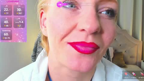 Snapshot of squirtymom chatting on December 3, 4:28 pm Alisa online show from December 3, 4:28 pm