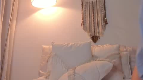 Sophie 3 online show from December 17, 1:29 am