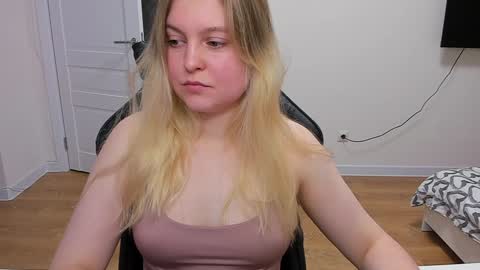 Stacy  online show from December 17, 6:31 pm