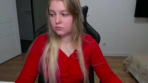 Stacy  online show from October 4, 4:55 pm