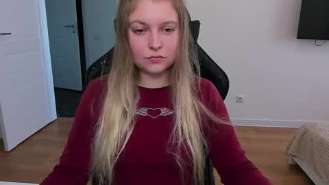 Stacy  online show from September 11, 10:15 am