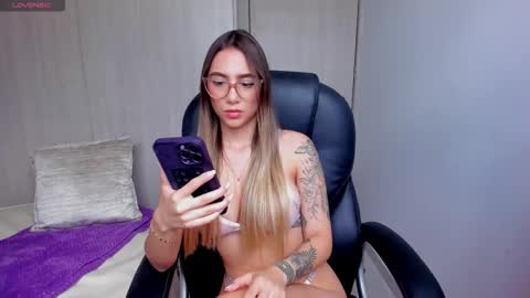 Snapshot of stacyconner chatting on September 26, 6:05 pm Stacy Conner online show from September 26, 6:05 pm
