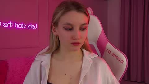 StacyEvances online show from February 21, 6:30 pm