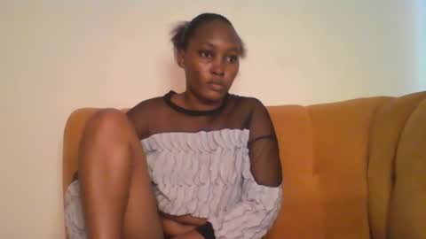 Snapshot of stargirl880271 chatting on February 24, 3:53 am isha online show from February 24, 3:53 am