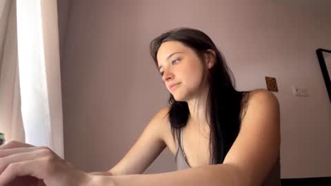 Lola online show from June 28, 10:44 am