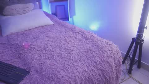 Yoko online show from February 15, 4:39 pm