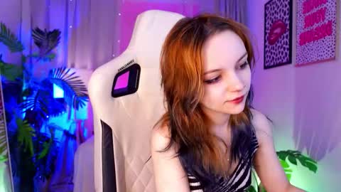 Snapshot of staymonica chatting on October 19, 2:08 pm MONICA online show from October 19, 2:08 pm