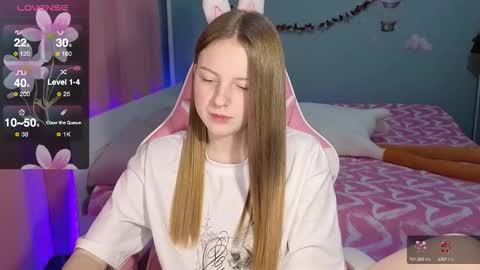 Snapshot of stefaniyaaa chatting on October 7, 7:51 pm stefa online show from October 7, 7:51 pm