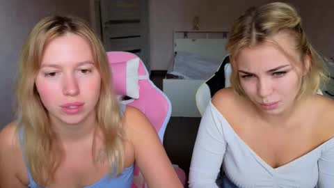 Snapshot of stefany_and_bettany chatting on September 24, 12:04 pm Stefany and Bettany online show from September 24, 12:04 pm