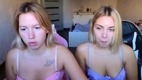 Snapshot of stefany_and_bettany chatting on October 8, 1:37 pm Stefany and Bettany online show from October 8, 1:37 pm