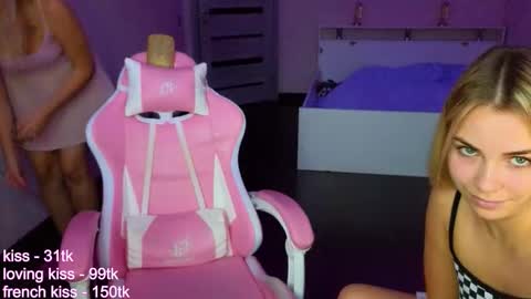 Snapshot of stefany_and_bettany chatting on October 4, 2:43 pm Stefany and Bettany online show from October 4, 2:43 pm