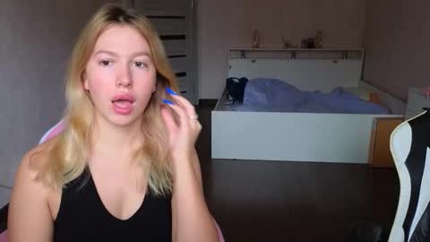 Snapshot of stefany_and_bettany chatting on October 15, 11:24 am Stefany and Bettany online show from October 15, 11:24 am