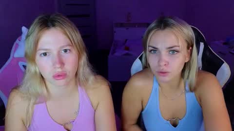 Snapshot of stefany_and_bettany chatting on September 15, 8:38 pm Stefany and Bettany online show from September 15, 8:38 pm