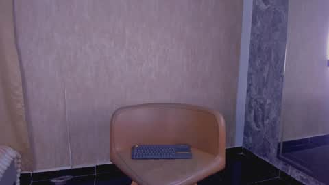 stefanyrousse online show from October 19, 11:45 am