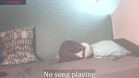 Snapshot of stella_clitella chatting on October 3, 11:37 am Stella Clitella online show from October 3, 11:37 am