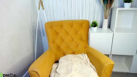 Stella Leee online show from February 11, 1:53 am