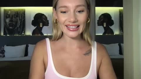 Stella online show from December 5, 2:44 am