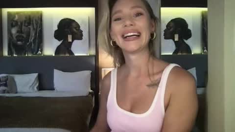 Stella online show from November 28, 3:09 am