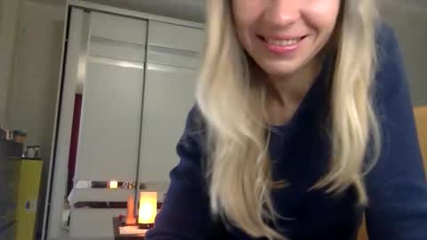 stella_walters online show from October 29, 9:50 pm