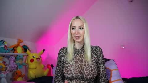 StellaCinderella online show from October 19, 1:24 pm