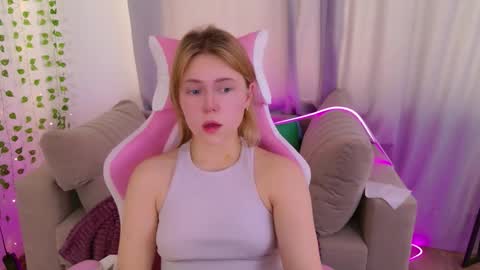 Stella 3 online show from December 5, 8:25 am