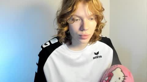 S T E L L A online show from October 14, 8:17 am