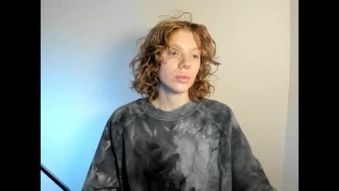 S T E L L A online show from November 19, 8:58 am