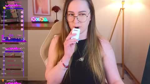 Emma online show from September 30, 9:08 pm