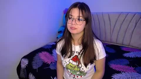 Snapshot of stepha_sweet chatting on February 8, 2:47 am Emma online show from February 8, 2:47 am