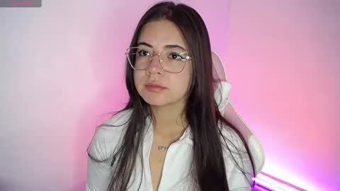 Snapshot of stepha_sweet chatting on October 3, 5:18 pm Emma online show from October 3, 5:18 pm