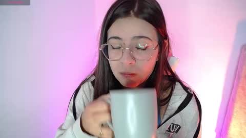 Snapshot of stepha_sweet chatting on September 26, 6:55 am Emma online show from September 26, 6:55 am