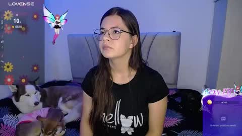 Snapshot of stepha_sweet chatting on December 9, 2:02 am Emma online show from December 9, 2:02 am