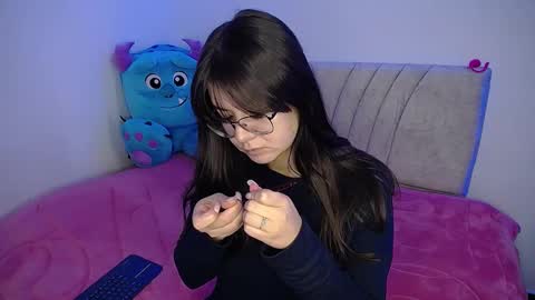 Snapshot of stepha_sweet chatting on February 4, 4:18 pm Emma online show from February 4, 4:18 pm