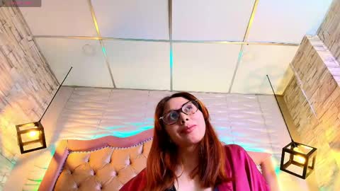 Stephaniesun  online show from April 18, 7:58 pm