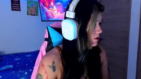 Snapshot of stephany_uwu chatting on February 2, 11:42 pm Stephany independient model online show from February 2, 11:42 pm