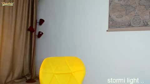 Snapshot of stormi_light chatting on October 16, 8:11 pm Stormi online show from October 16, 8:11 pm