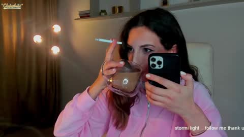 Snapshot of stormi_light chatting on December 13, 8:36 pm Stormi online show from December 13, 8:36 pm