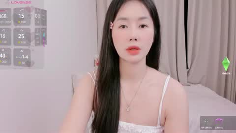 strawberry_loveee online show from October 9, 4:00 pm