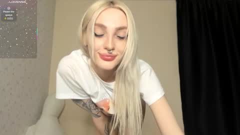 Chloe online show from February 21, 2:18 pm